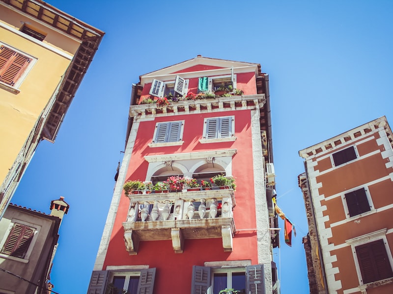 Renting vs. Buying: Making the Right Decision for You